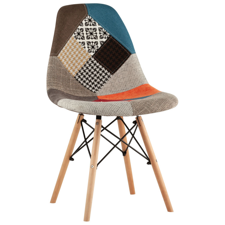 Обеденные стулья Eames DSW в тканевой обивке в стиле пэчворк, сиденье платиковое, ножки деревянные